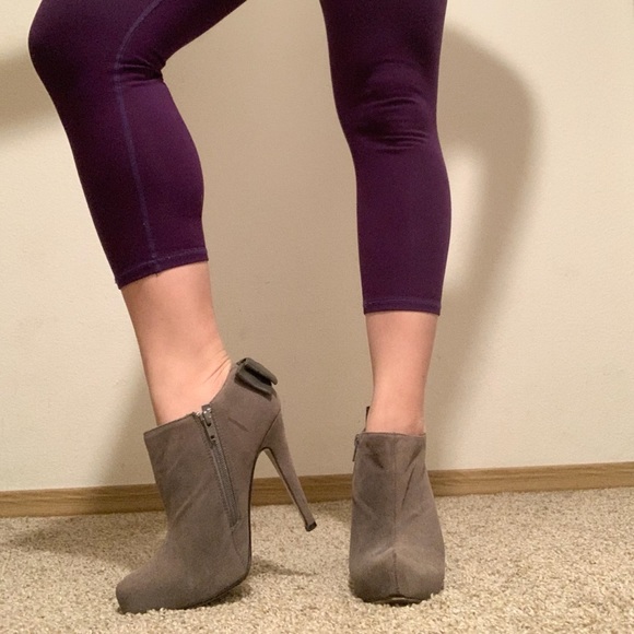 JustFab ankle booties - Picture 2 of 9